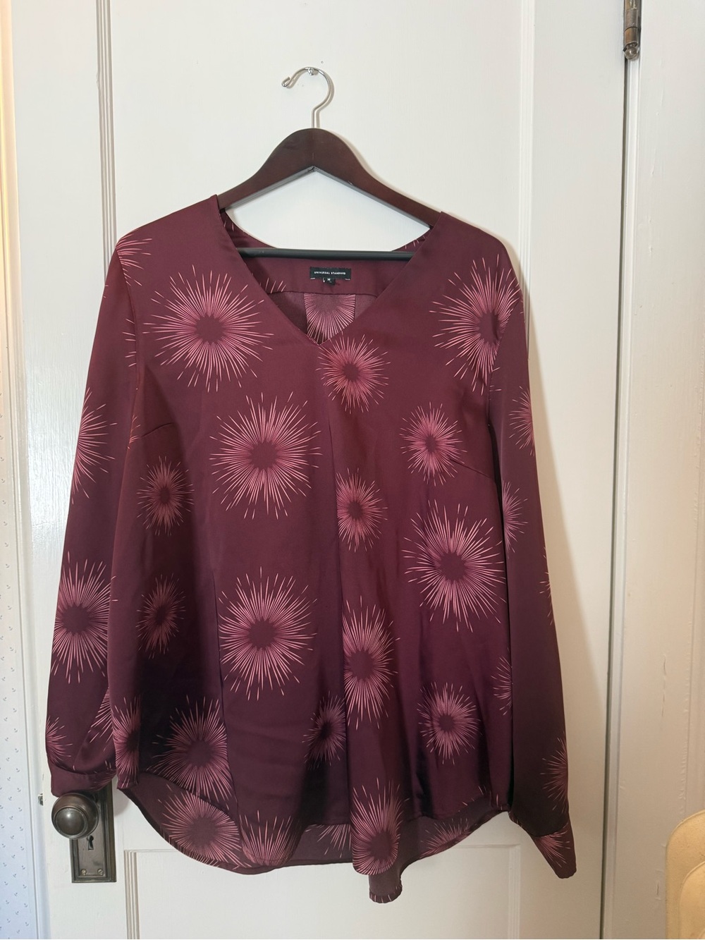Universal Standard Burgundy/Pink Starburst V-Neck Blouse Size M